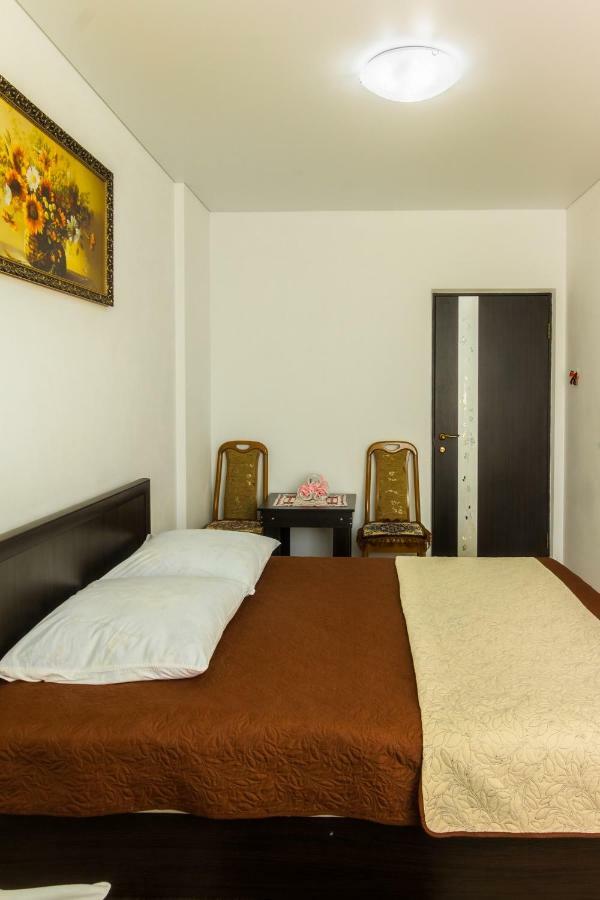 Rooms With Fortetsya View 2 Kamyanets-Podilski Dış mekan fotoğraf